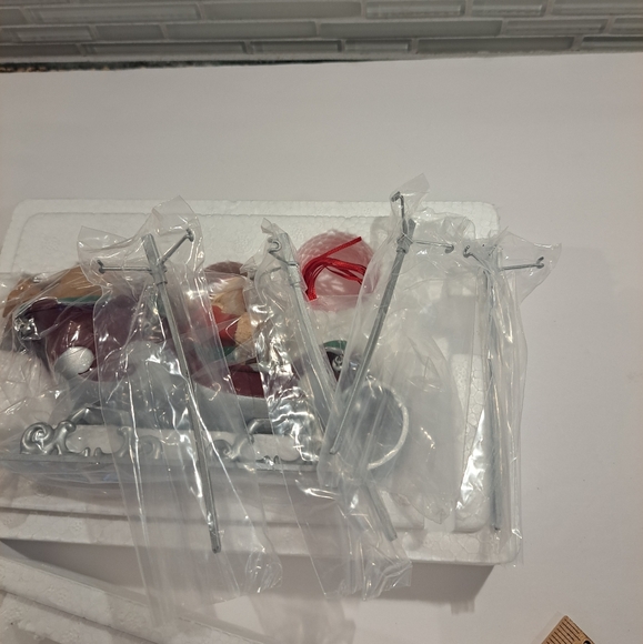 2005 Hallmark Keepsake Santa’s Midnight Ride “Dash Away All" Table Decoration - Picture 9 of 9